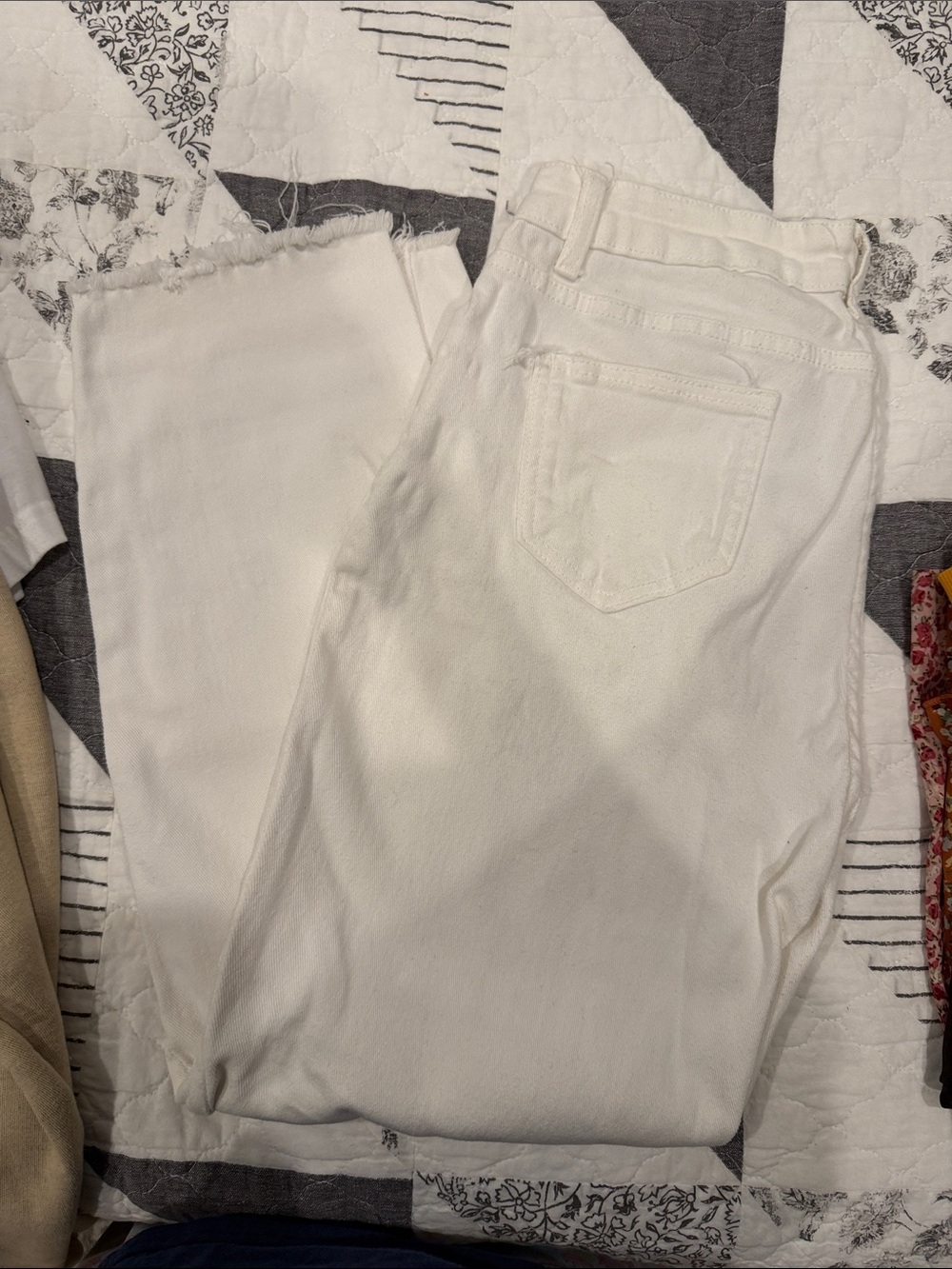 White Frayed Hem Straight-Leg Jeans
